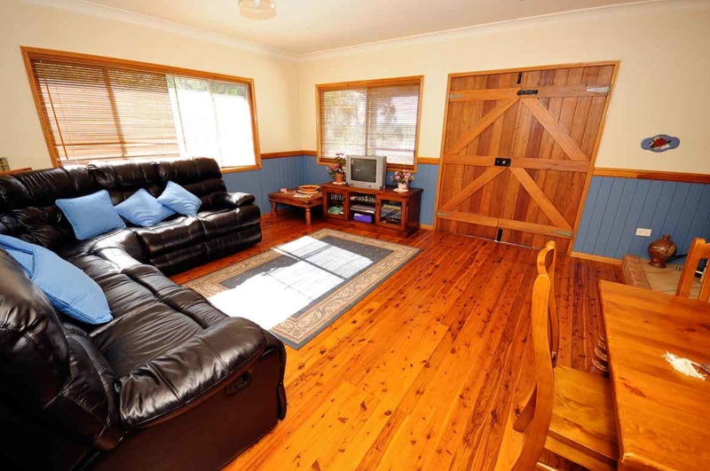 Banjo's Retreat Living Area Cobb n Co Cabins