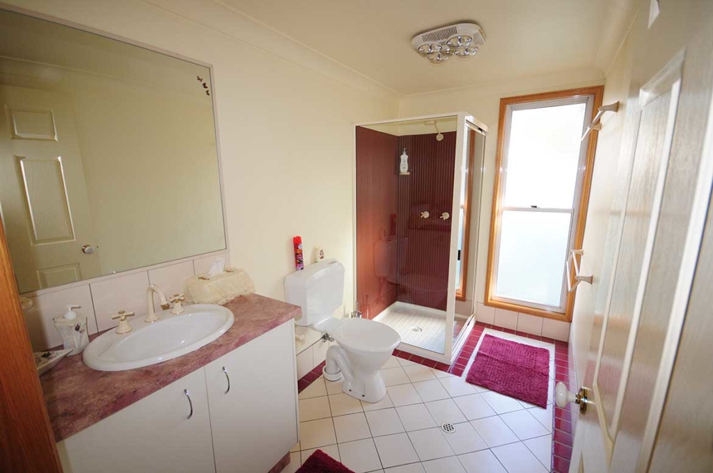 Banjo's Retreat bathroom